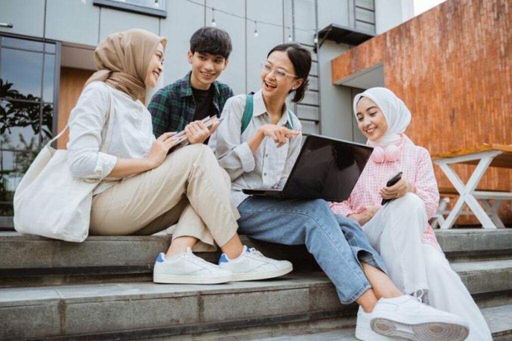 Memahami Perbedaan Nyata Antara Jalur Vokasi dan Sarjana Akademik